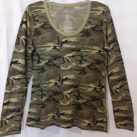 Miley Cyrus Max Azria Long Sleeve XL Camouflage Lightweight T-Shirt - Picture 1 of 7